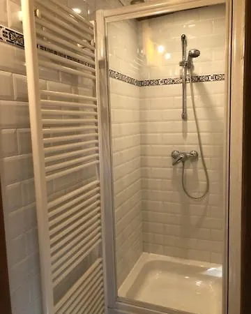 Le Tri Renard Bed & Breakfast